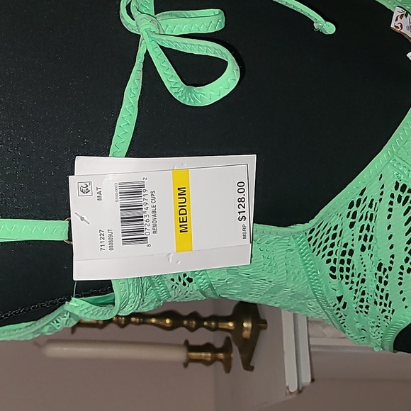 - NWT Becca One pice swimsuit - Picture 4 of 7